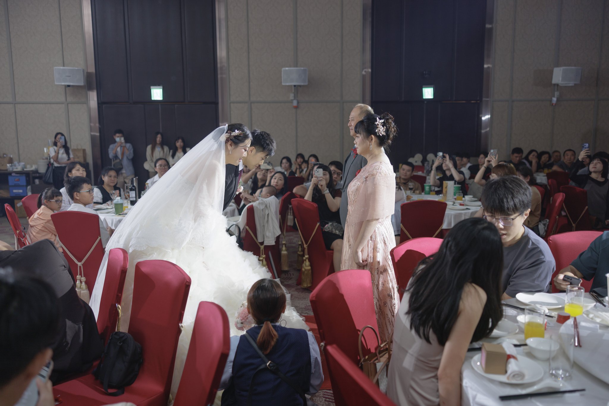 思怡與翰瑜｜婚宴進場與交手｜翰品酒店婚禮紀錄｜深呼吸影像 151
