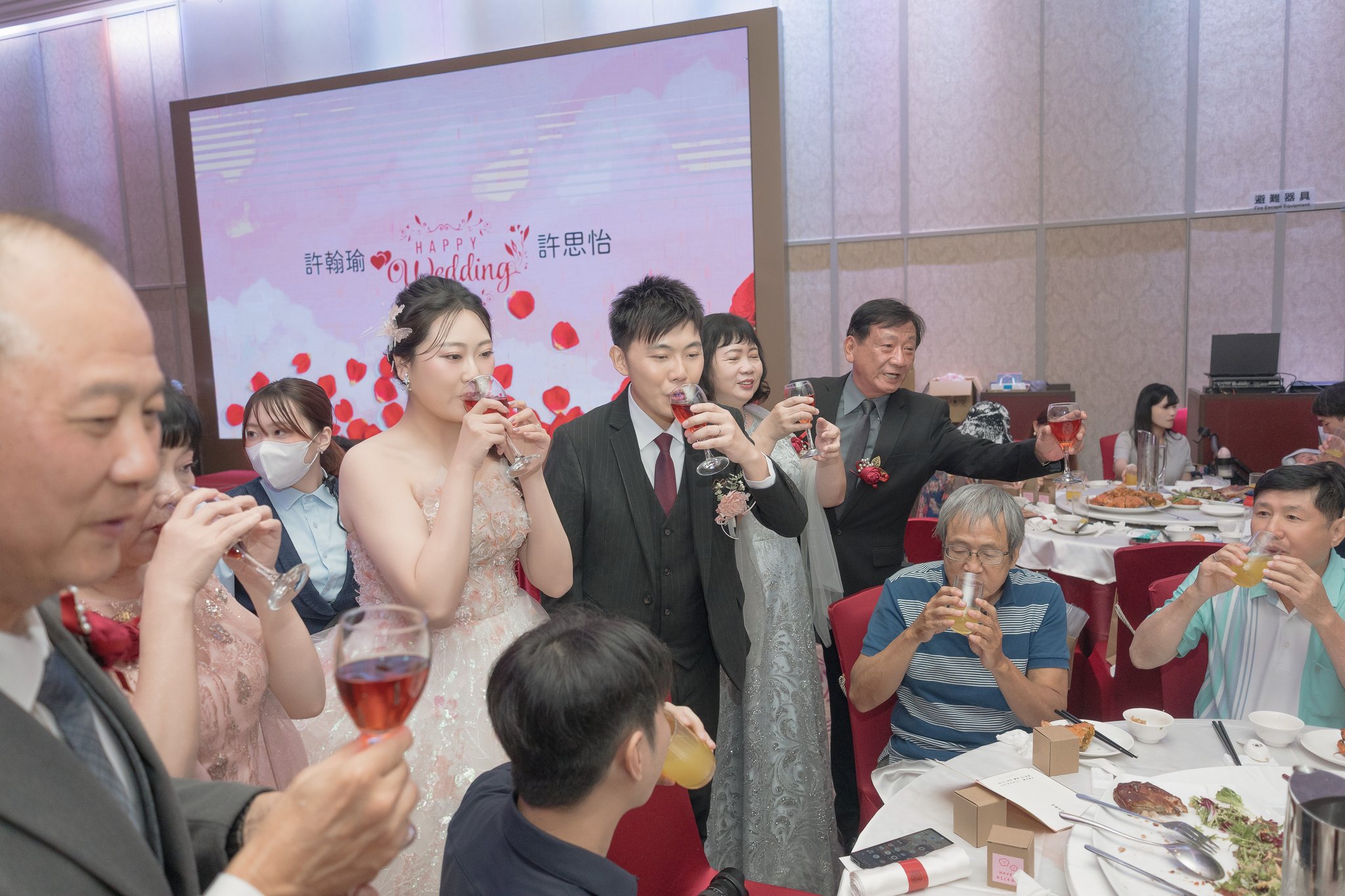 思怡與翰瑜｜二進互動與敬酒｜翰品酒店婚禮紀錄｜深呼吸影像 206